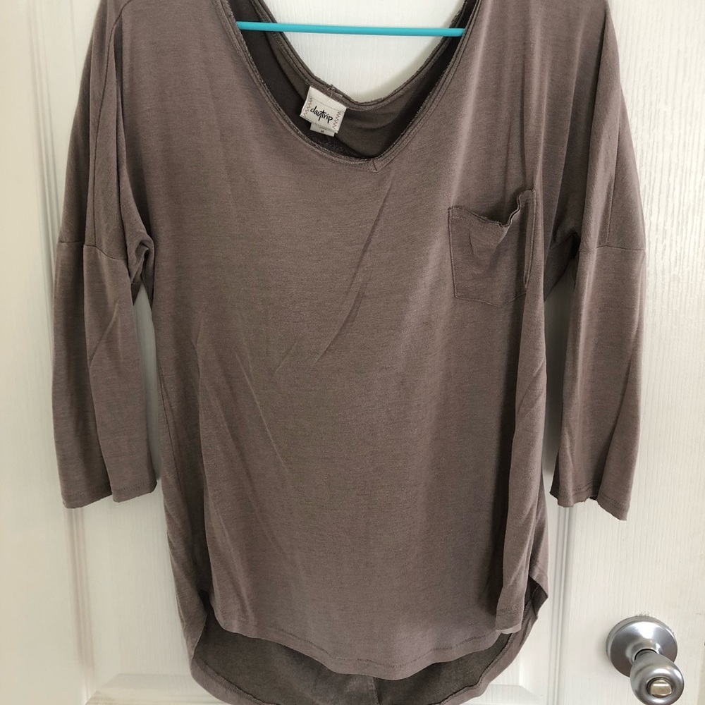 3/4 sleeve with detail